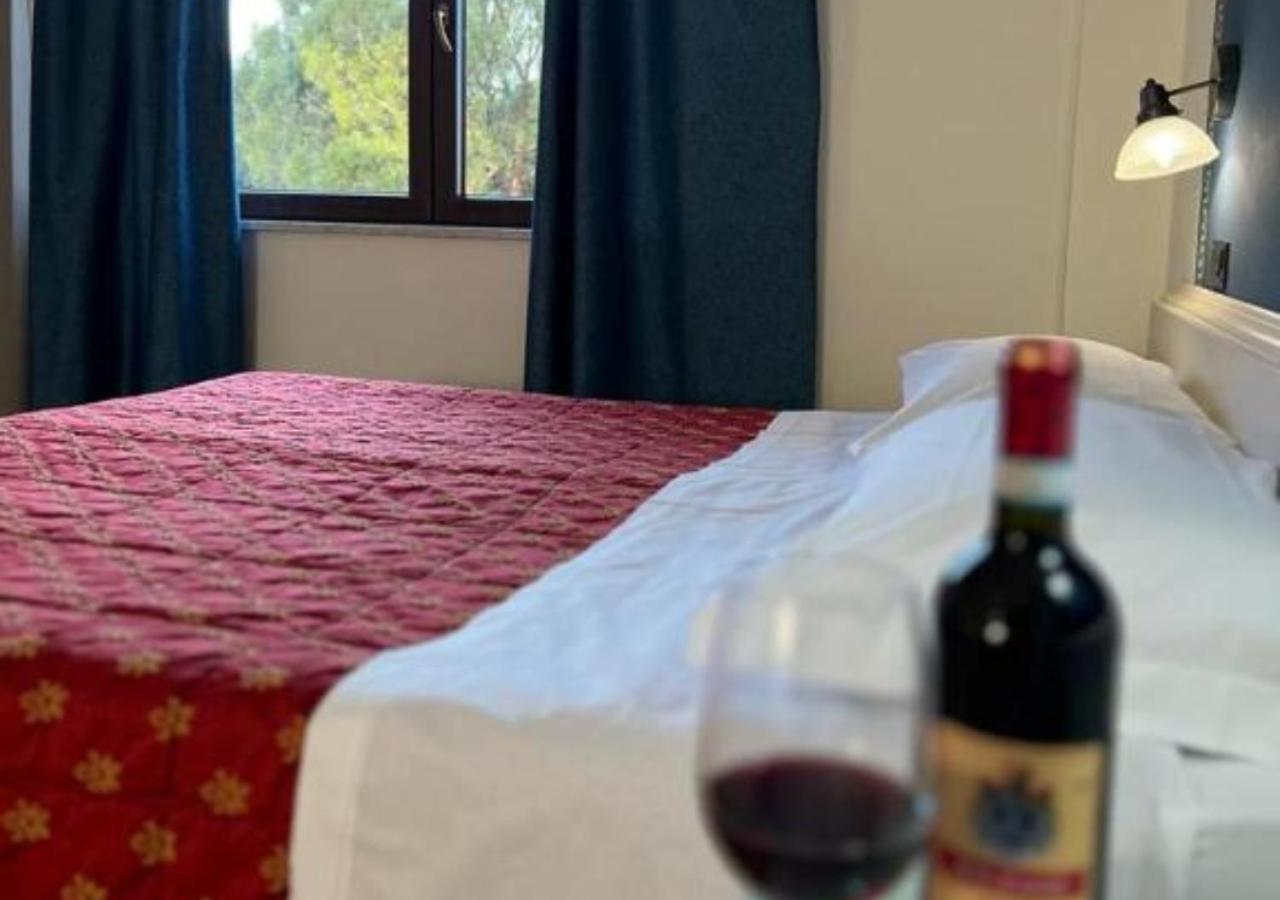 Il Grifo Hotel E Bisteccheria Toscana Montepulciano Stazione Dış mekan fotoğraf