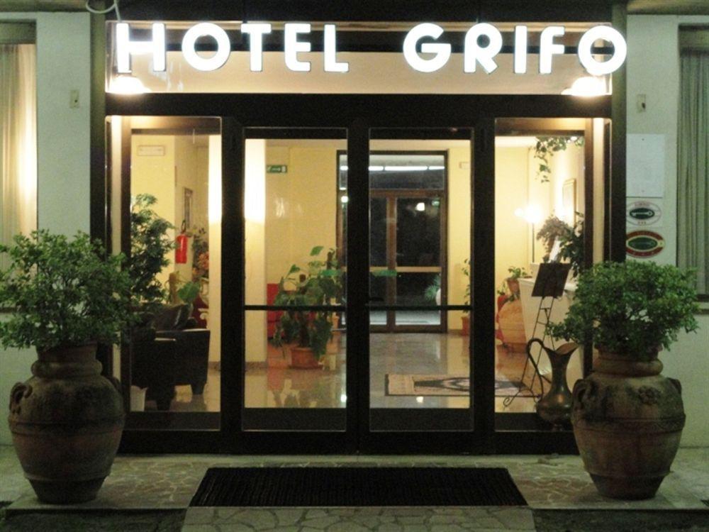 Il Grifo Hotel E Bisteccheria Toscana Montepulciano Stazione Dış mekan fotoğraf