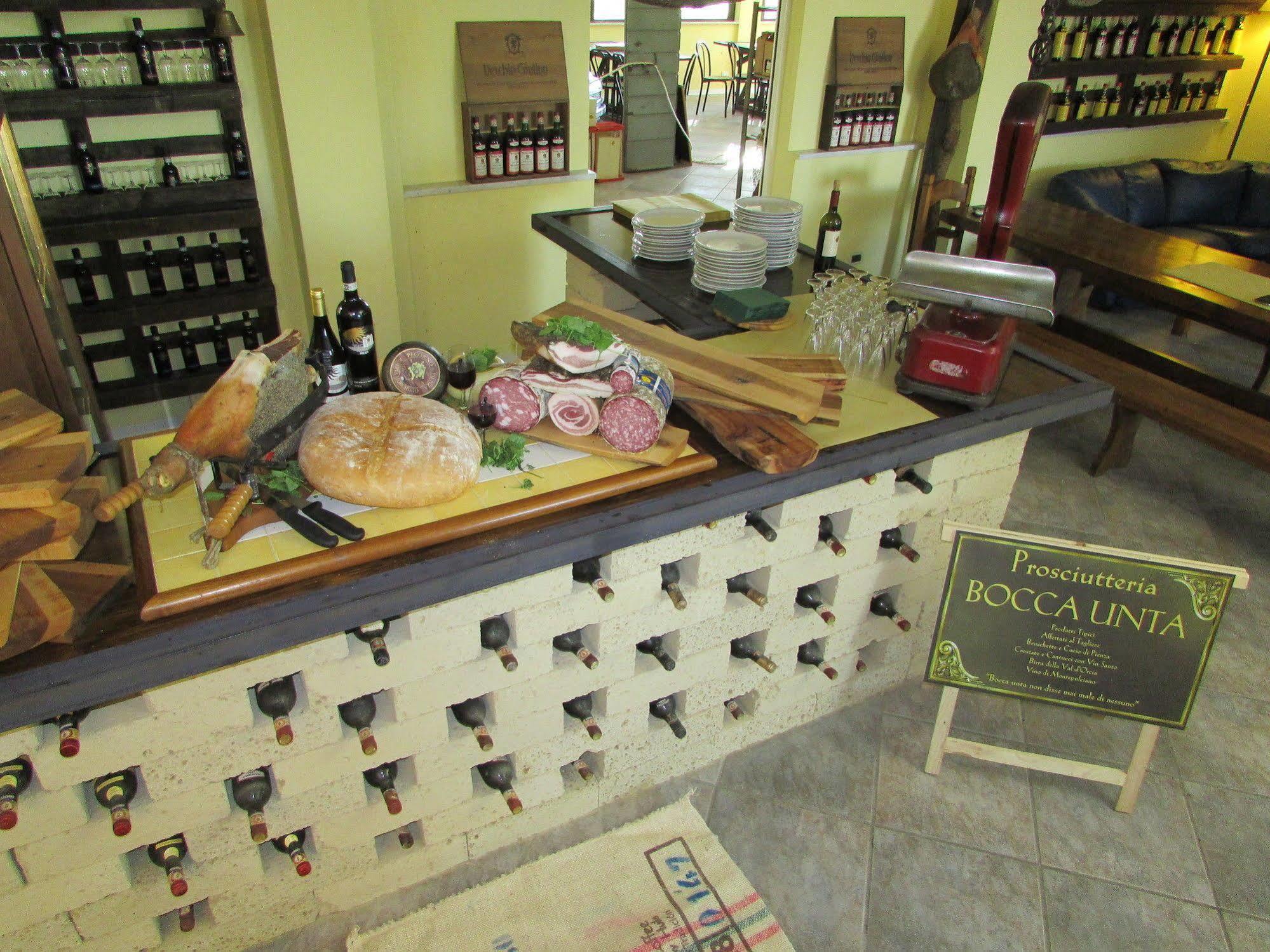 Il Grifo Hotel E Bisteccheria Toscana Montepulciano Stazione Dış mekan fotoğraf