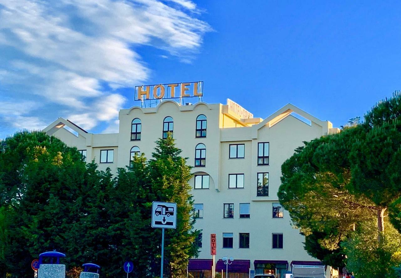 Il Grifo Hotel E Bisteccheria Toscana Montepulciano Stazione Dış mekan fotoğraf
